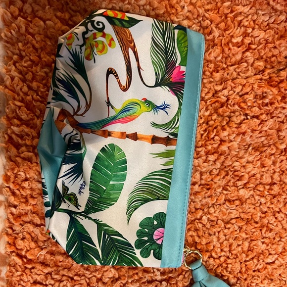 Estee Lauder Makeup Travel Bag - Picture 2 of 4